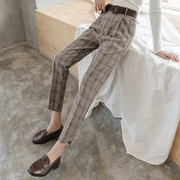 Model nou de pantaloni dama in carouri cu talie inalta si curea