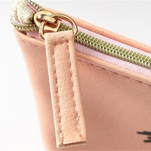 Козметичен несесер за гримове с надпис в  розов, син и златист цвят 