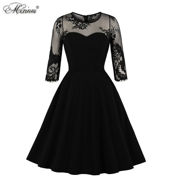 Κομψό γυναικείο μακρ'υ φόρεμα σε μαύρο χρώμα