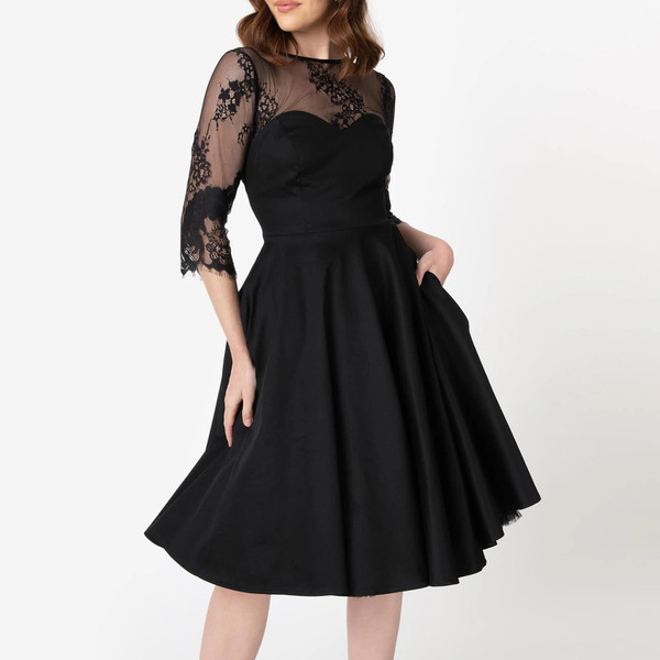 Κομψό γυναικείο μακρ'υ φόρεμα σε μαύρο χρώμα