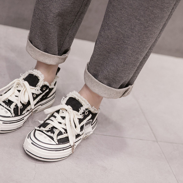 Pantaloni casual dama cu buzunare in gri, negru si maro