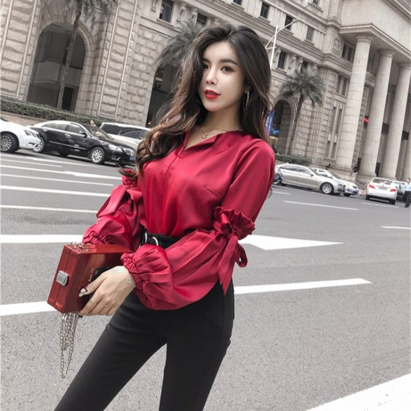 Cămașă de damă elegantă cu mâneci largi cu panglică în albastru și visiniu