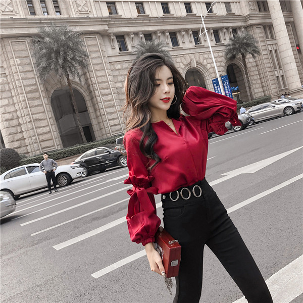 Cămașă de damă elegantă cu mâneci largi cu panglică în albastru și visiniu