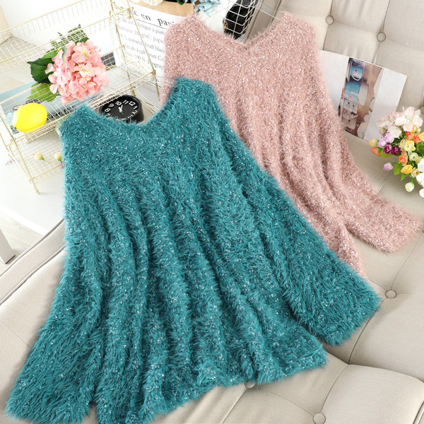 Pulover de damă din puf cu decolteu în V în mai multe culori