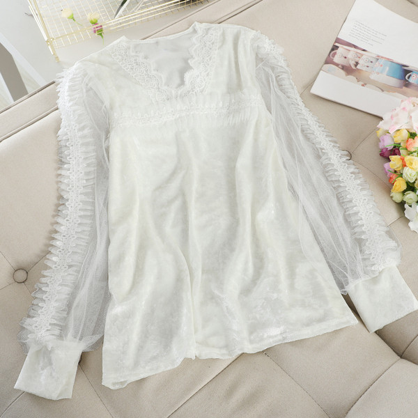 Bluza de dama eleganta din catifea si dantela in mai multe culori