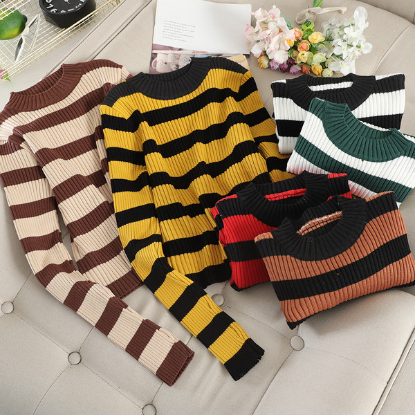 Pulover de dama modern in dungi cu decolteu rotund in mai multe culori