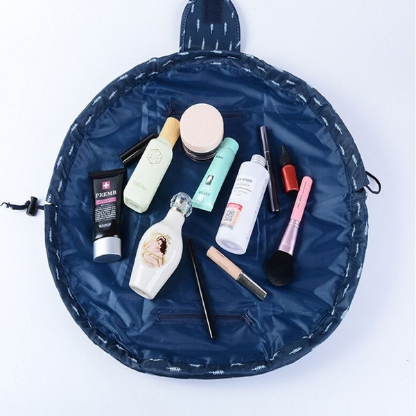 Φορητή θήκη μακιγιάζ και προϊόντα περιποίησης - τρία μοντέλα