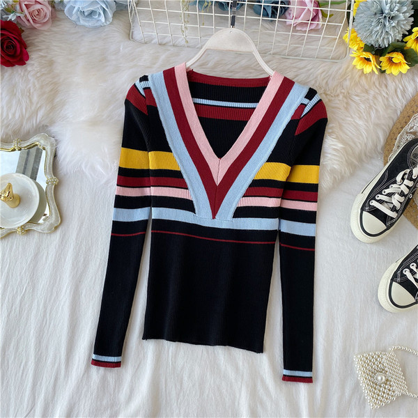 Pulover de damă cu decolteu spitz în trei culori