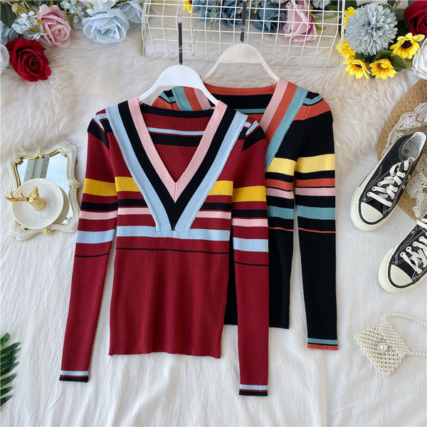 Pulover de damă cu decolteu spitz în trei culori