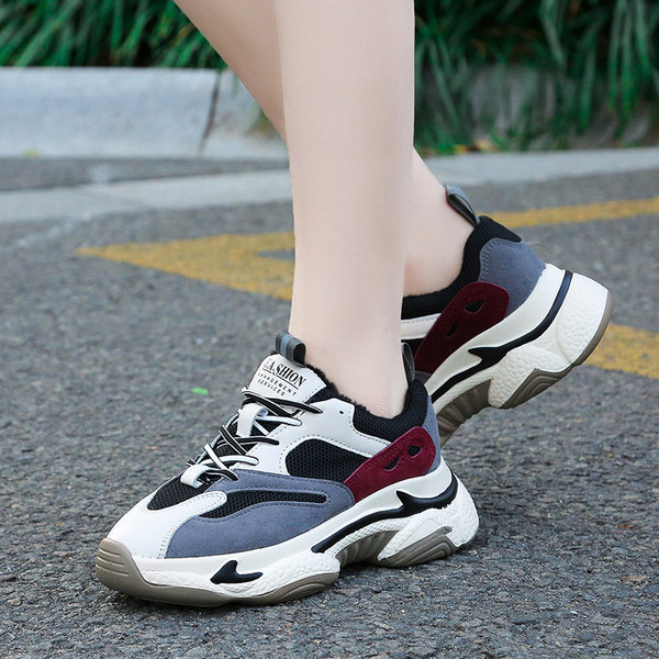 Model NOU de teniși de damă cu talpă aspră și șireturi în două culori