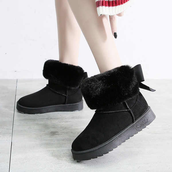 Ghete de dama NOI cu captuseala moale in doua modele