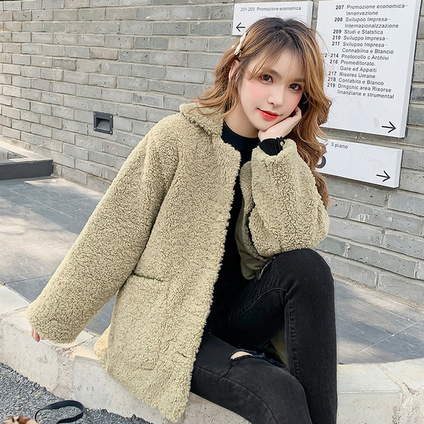 Palton de dama model nou cu nasturi - model larg in negru si verde