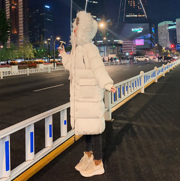 Geaca de iarna lunga cu gluga cu puf in bej si negru