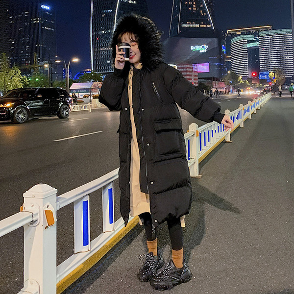 Geaca de iarna lunga cu gluga cu puf in bej si negru