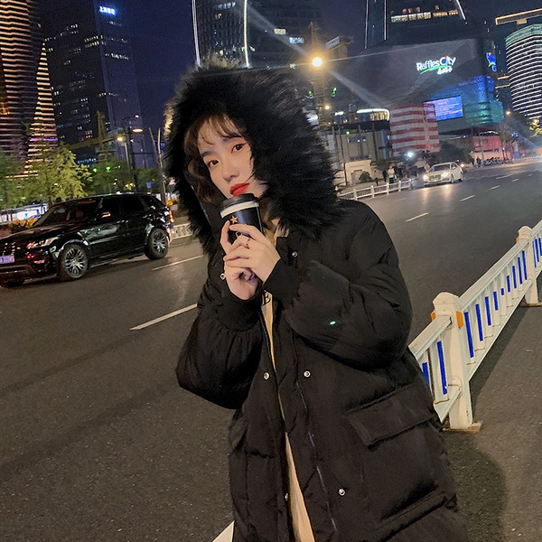 Geaca de iarna lunga cu gluga cu puf in bej si negru