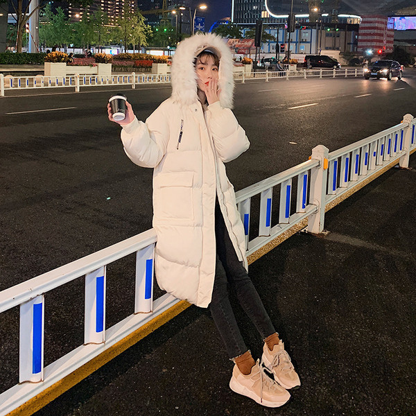 Geaca de iarna lunga cu gluga cu puf in bej si negru