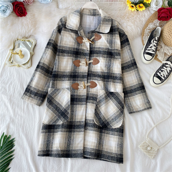 Palton de dama in carouri cu nasturi si buzunare in patru culori