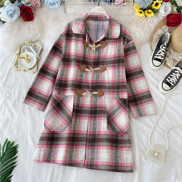 Palton de dama in carouri cu nasturi si buzunare in patru culori