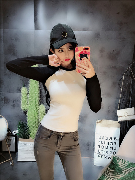 Bluză moale lejer, cu mâneci lungi și decolteu oval