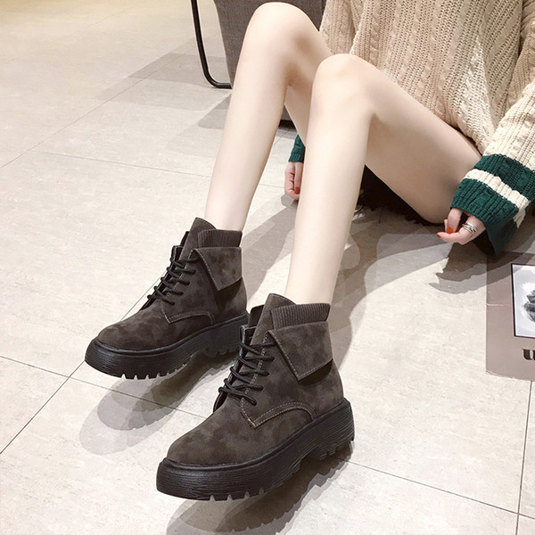 Cizme casual de dama din piele intoarsa in negru si maro