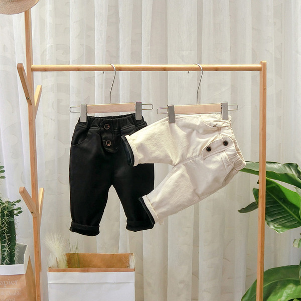 Pantaloni moderni pentru copii cu nasturi pentru baieti in negru si bej