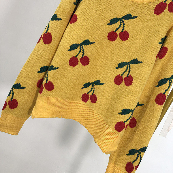 Pulover casual de dama cu decolteu oval de culoare galbena