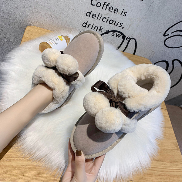 Ghete de dama moderne cu captuseala moale si sireturi in patru culori