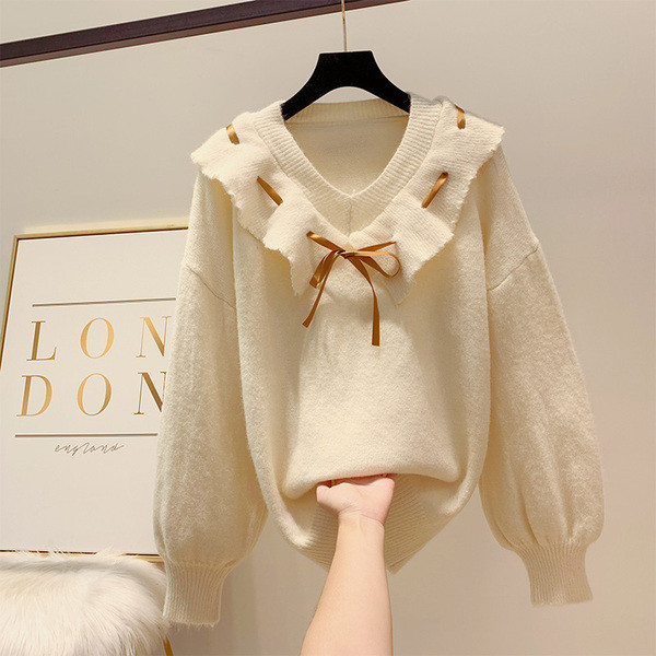 Pulover de dama cu dantela si decolteu spitz in diferite culori