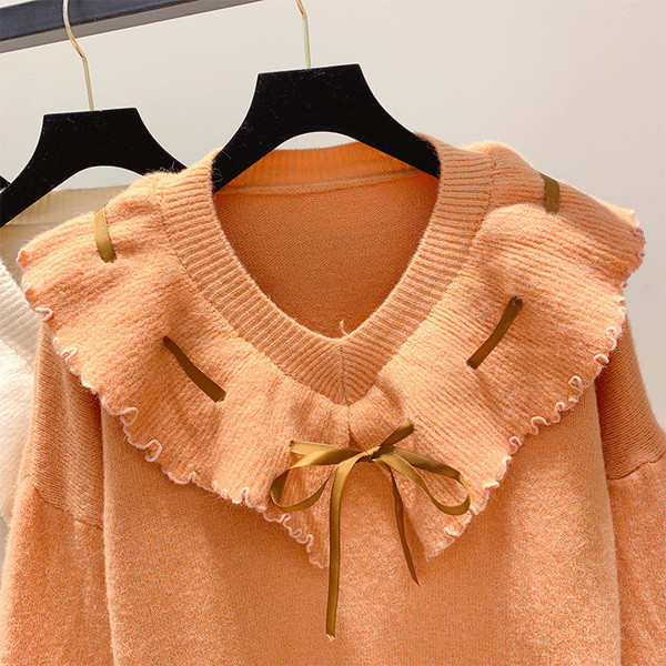 Pulover de dama cu dantela si decolteu spitz in diferite culori