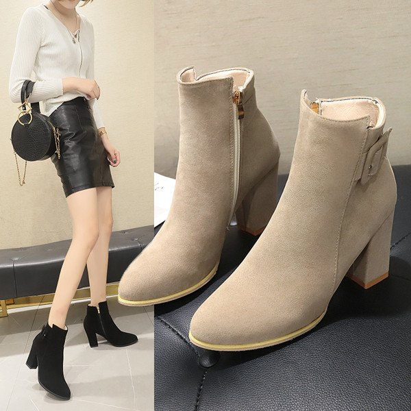 Cizme de dama elegante cu toc gros si fermoar in bej si negru