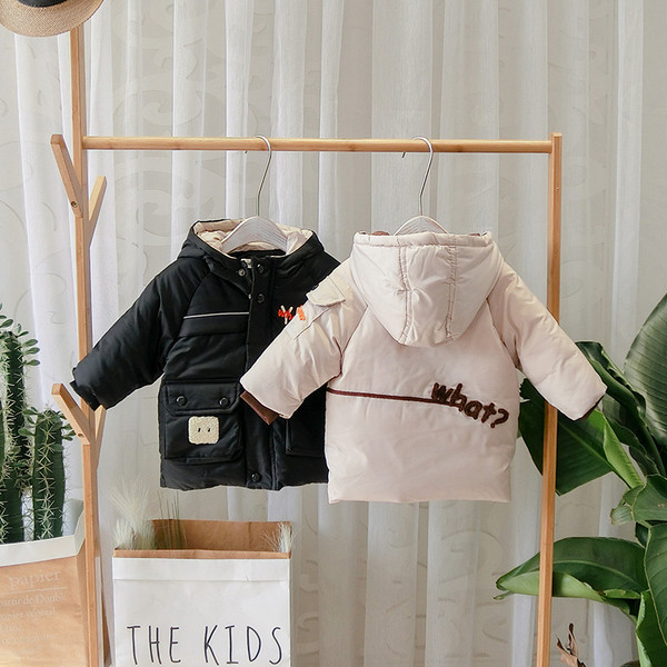 Geaca de iarna pentru copii model nou cu gluga si buzunare pentru baieti in negru si bej