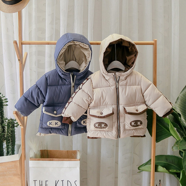 Geaca de iarna pentru baieti pentru copii cu gluga si aplicatie in albastru si bej