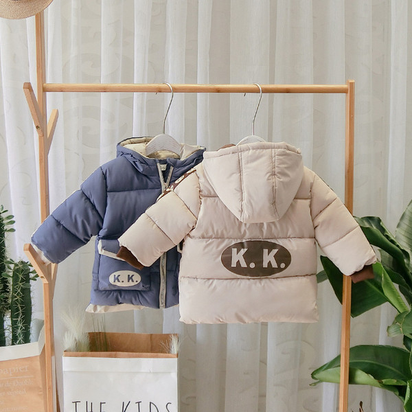 Geaca de iarna pentru baieti pentru copii cu gluga si aplicatie in albastru si bej