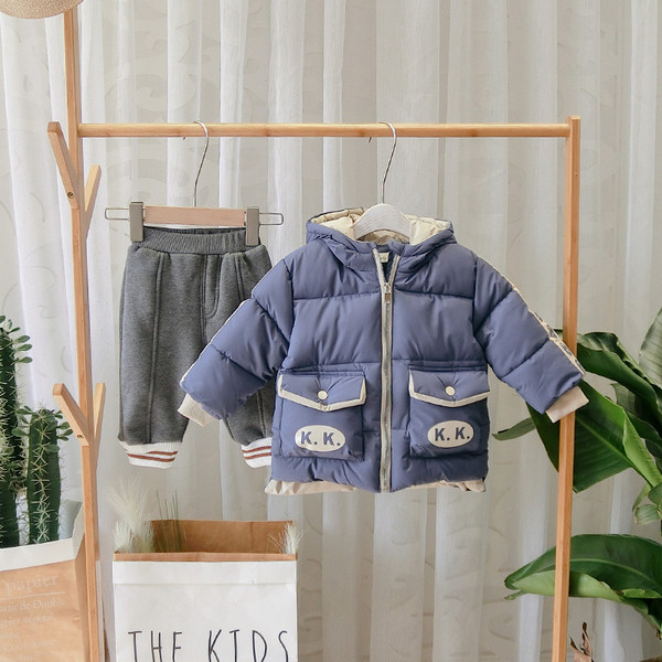 Geaca de iarna pentru baieti pentru copii cu gluga si aplicatie in albastru si bej