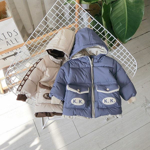 Geaca de iarna pentru baieti pentru copii cu gluga si aplicatie in albastru si bej
