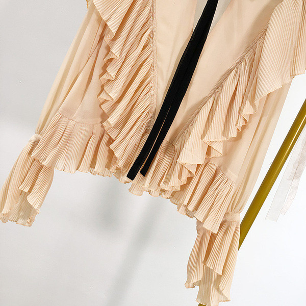 Bluză de damă modernă cu decolteu spitz cu panglică și bucle