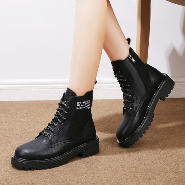 Ghete de dama moderne cu sireturi si talpa groasa de culoare neagra