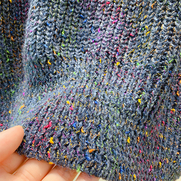 Pulover de dama cu umerii goi si efect stralucitor