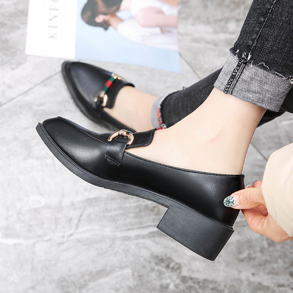 Pantofi de dama moderni din piele model ascutit in negru