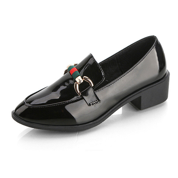 Pantofi de dama moderni din piele model ascutit in negru