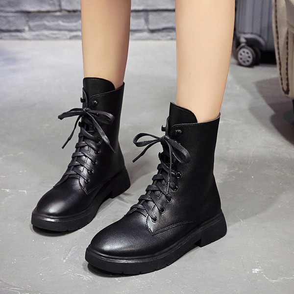 Ghete de dama moderne din piele ecologica si sireturi in negru