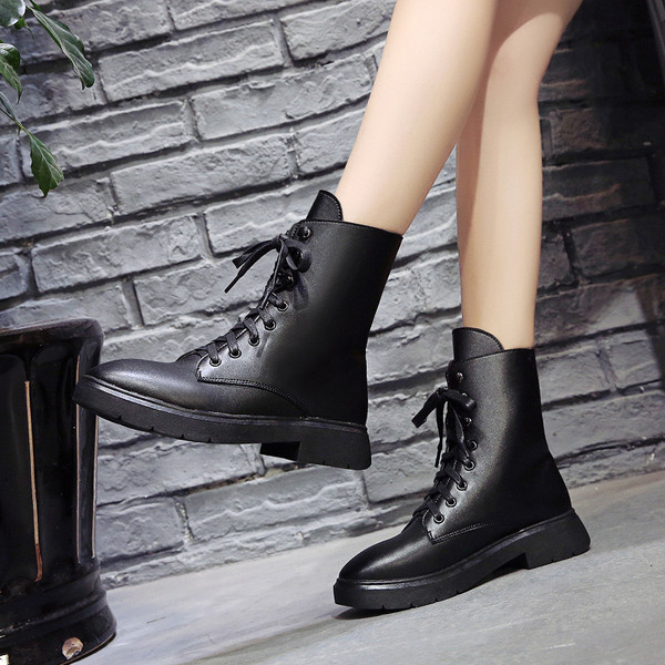 Ghete de dama moderne din piele ecologica si sireturi in negru