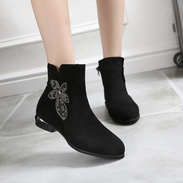 Cizme de dama din piele intoarsa cu pietre decorative de culoare neagra