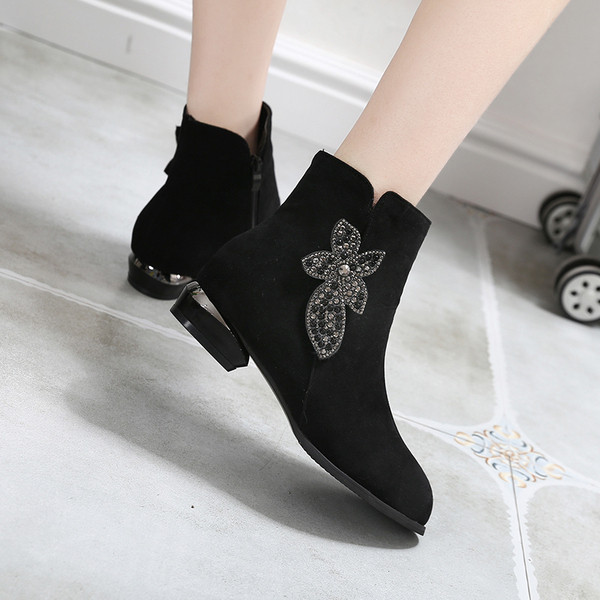 Cizme de dama din piele intoarsa cu pietre decorative de culoare neagra