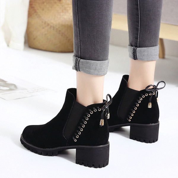 Cizme de dama din piele intoarsa cu toc gros in negru si bej