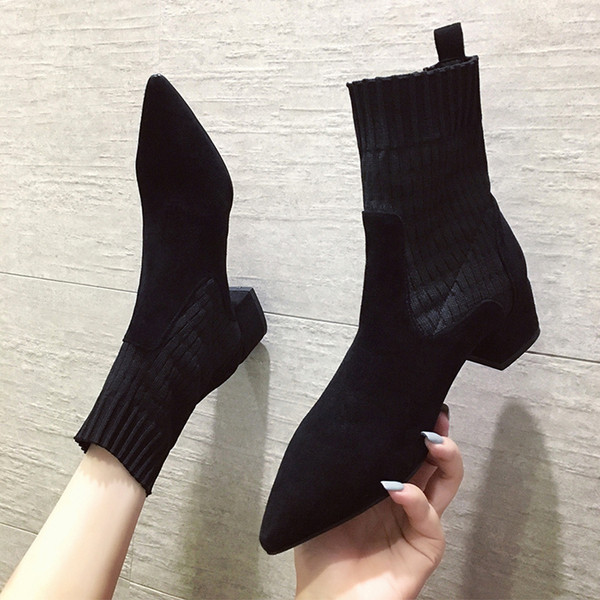 Cizme de dama moderne model ascutit cu toc gros de culoare neagra