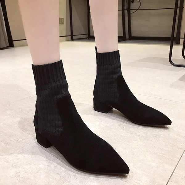 Cizme de dama moderne model ascutit cu toc gros de culoare neagra