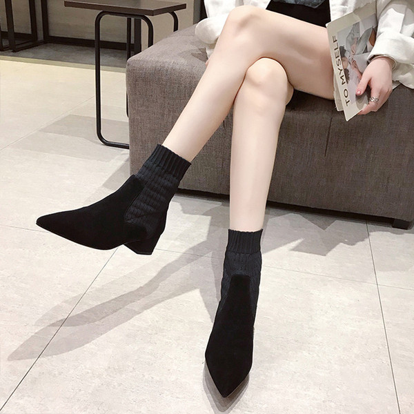 Cizme de dama moderne model ascutit cu toc gros de culoare neagra