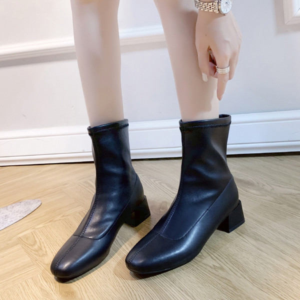 Ghete de dama moderne din piele ecologica cu toc gros de culoare neagra