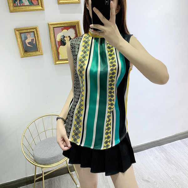 Maieu modern de damă în dungi, cu guler înalt